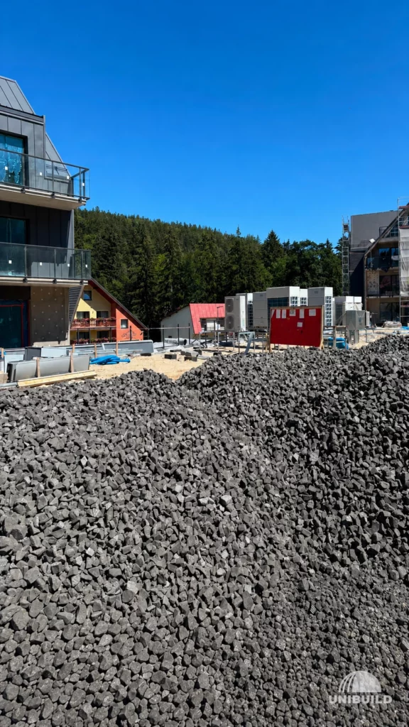 Szkło spienione na budowie apartamentów w Szklarskiej Porębie
